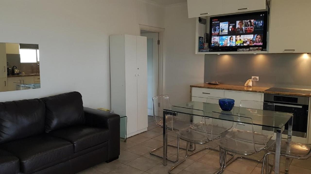 Acushla Accommodation Esplanade Living Self Check-In Self Check-Out West Beach Dış mekan fotoğraf